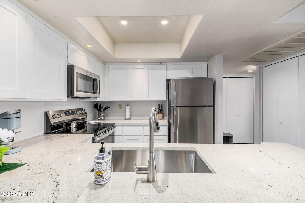 Image 10 of property listing at 5757 W EUGIE Avenue 1060, Glendale, AZ 85304