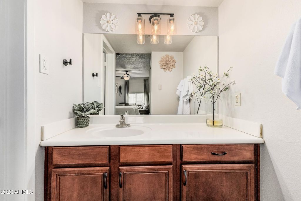 Image 16 of property listing at 5757 W EUGIE Avenue 1060, Glendale, AZ 85304