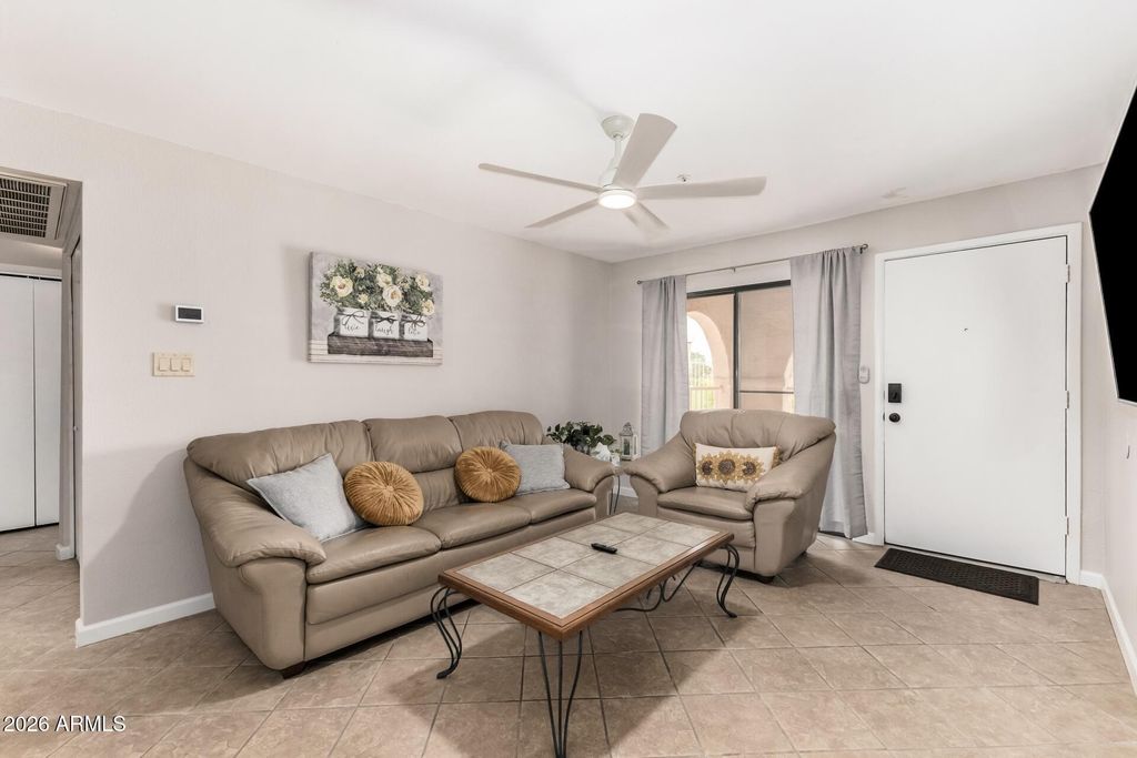 Image 5 of property listing at 5757 W EUGIE Avenue 1060, Glendale, AZ 85304