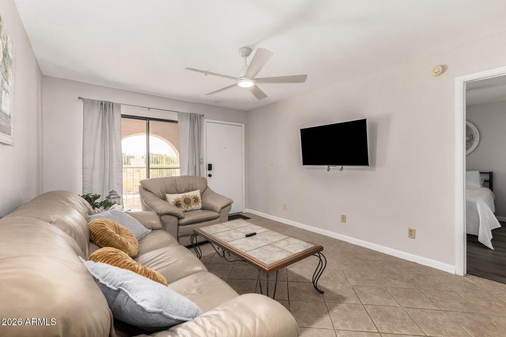 Image 6 of property listing at 5757 W EUGIE Avenue 1060, Glendale, AZ 85304