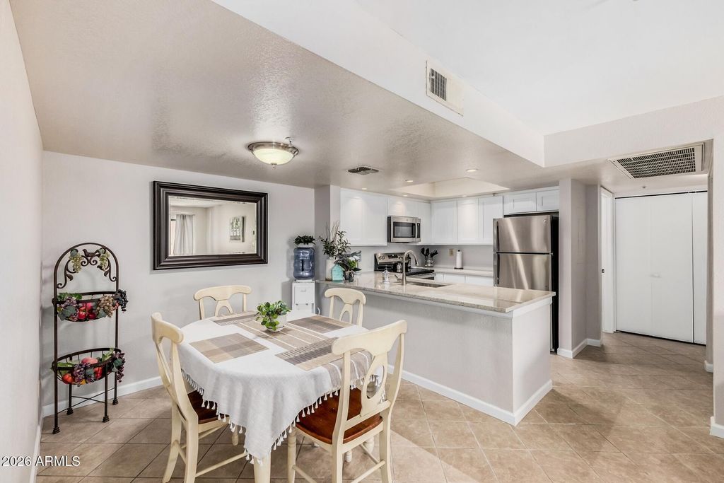 Image 7 of property listing at 5757 W EUGIE Avenue 1060, Glendale, AZ 85304