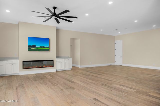 4307 E AVALON Drive, Phoenix, AZ 85018