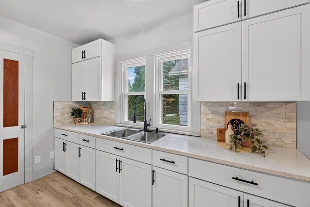2772 N 52nd STREET, Milwaukee, WI 53210