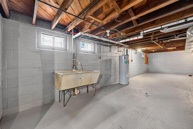 2772 N 52nd STREET, Milwaukee, WI 53210