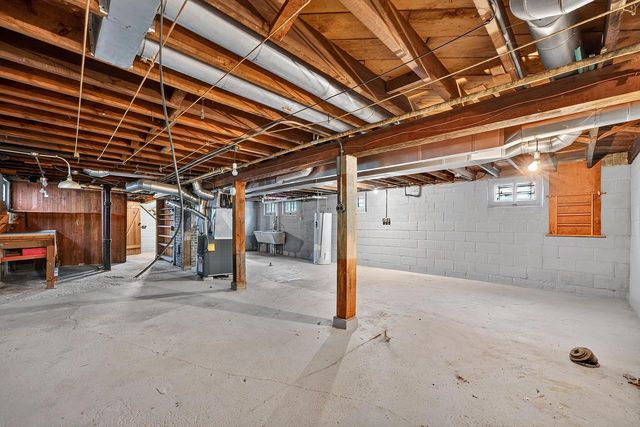 2772 N 52nd STREET, Milwaukee, WI 53210