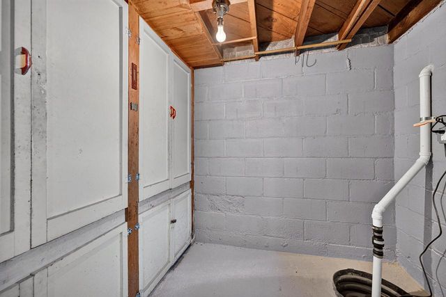 2772 N 52nd STREET, Milwaukee, WI 53210