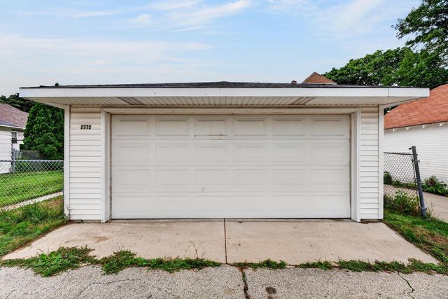 2772 N 52nd STREET, Milwaukee, WI 53210