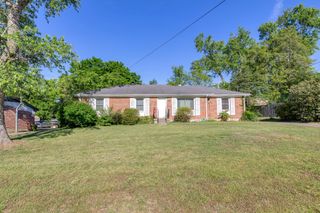 102 Trucord Dr, Hendersonville, TN 37075