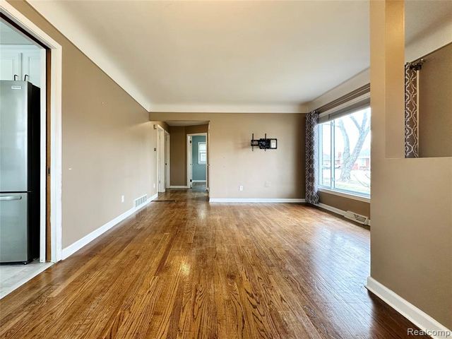 22801 Doremus Street, Saint Clair Shores, MI 48080