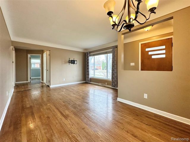 22801 Doremus Street, Saint Clair Shores, MI 48080