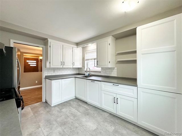 22801 Doremus Street, Saint Clair Shores, MI 48080