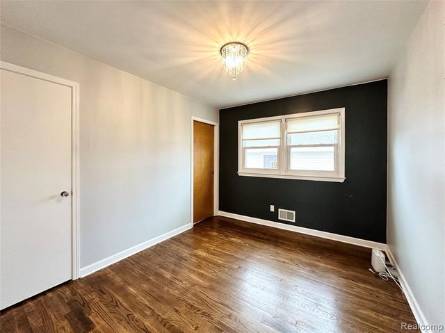 22801 Doremus Street, Saint Clair Shores, MI 48080