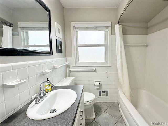 22801 Doremus Street, Saint Clair Shores, MI 48080