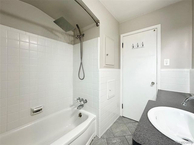 22801 Doremus Street, Saint Clair Shores, MI 48080