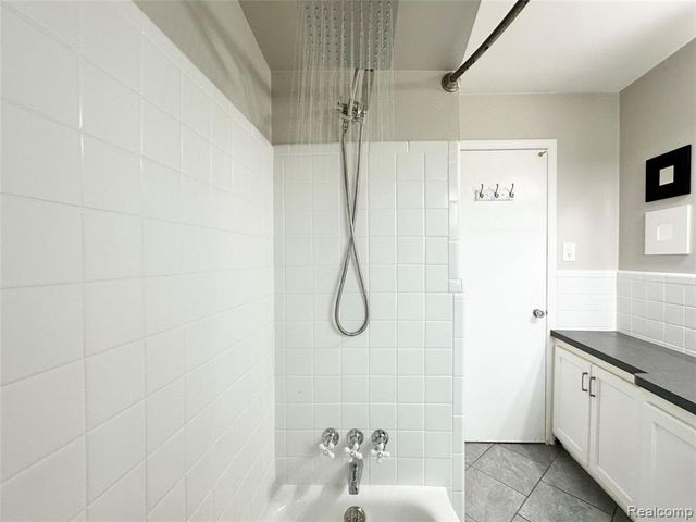 22801 Doremus Street, Saint Clair Shores, MI 48080