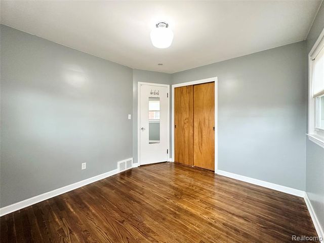 22801 Doremus Street, Saint Clair Shores, MI 48080