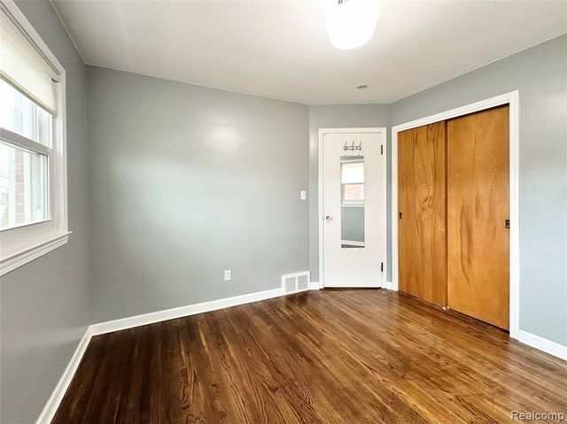 22801 Doremus Street, Saint Clair Shores, MI 48080