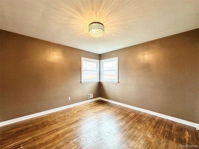 22801 Doremus Street, Saint Clair Shores, MI 48080