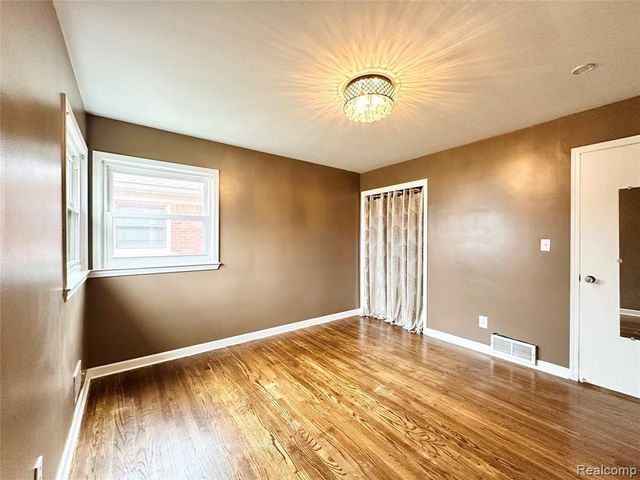 22801 Doremus Street, Saint Clair Shores, MI 48080