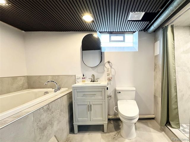 22801 Doremus Street, Saint Clair Shores, MI 48080