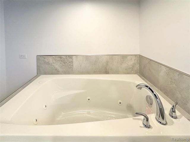 22801 Doremus Street, Saint Clair Shores, MI 48080