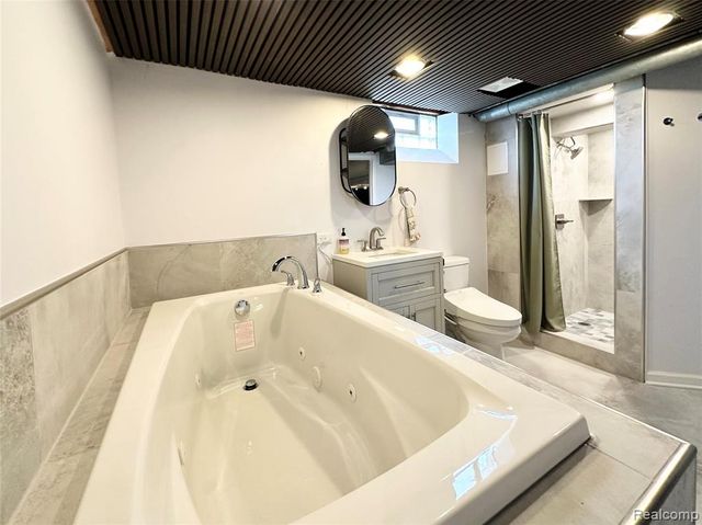 22801 Doremus Street, Saint Clair Shores, MI 48080