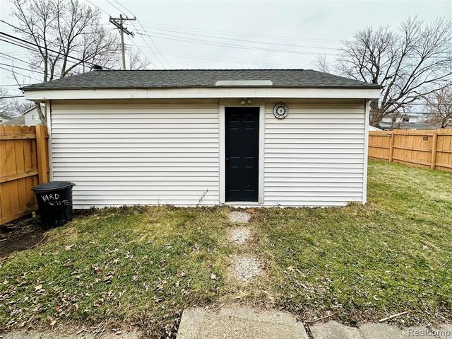 22801 Doremus Street, Saint Clair Shores, MI 48080