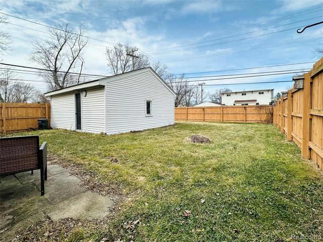 22801 Doremus Street, Saint Clair Shores, MI 48080