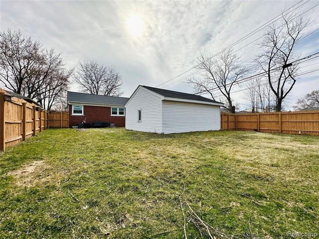 22801 Doremus Street, Saint Clair Shores, MI 48080