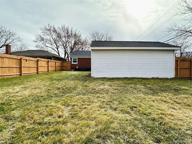 22801 Doremus Street, Saint Clair Shores, MI 48080
