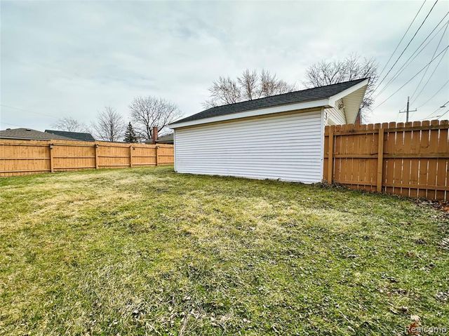 22801 Doremus Street, Saint Clair Shores, MI 48080