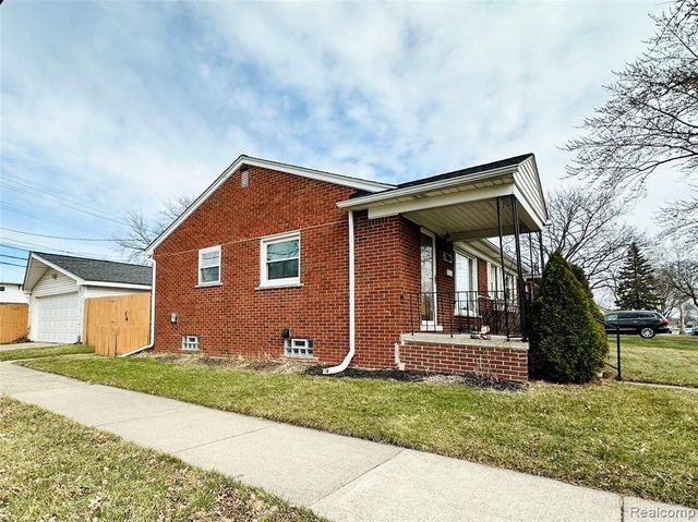 22801 Doremus Street, Saint Clair Shores, MI 48080