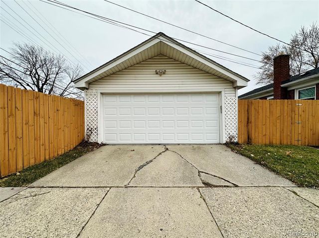 22801 Doremus Street, Saint Clair Shores, MI 48080