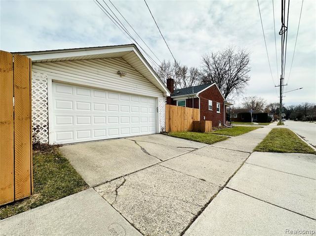 22801 Doremus Street, Saint Clair Shores, MI 48080