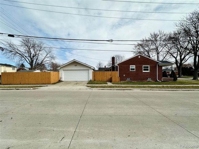 22801 Doremus Street, Saint Clair Shores, MI 48080