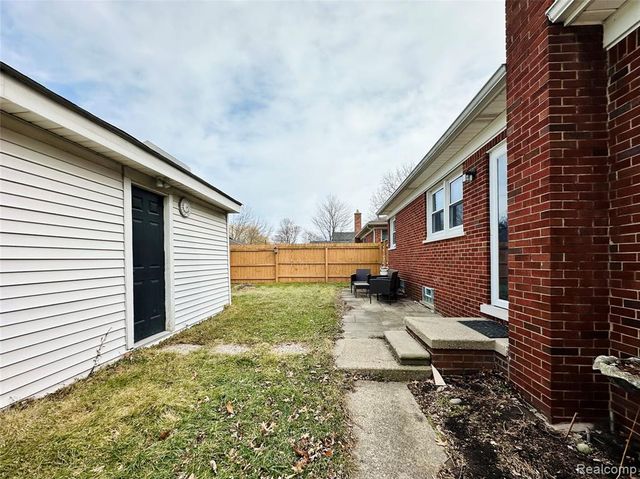 22801 Doremus Street, Saint Clair Shores, MI 48080