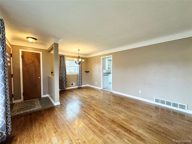 22801 Doremus Street, Saint Clair Shores, MI 48080