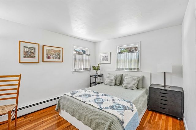 12 Pine St, Franklin, MA 02038