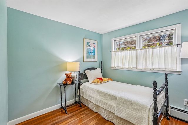 12 Pine St, Franklin, MA 02038