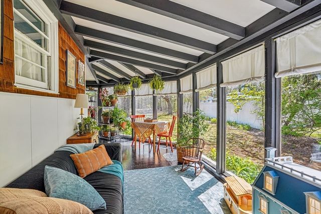 12 Pine St, Franklin, MA 02038