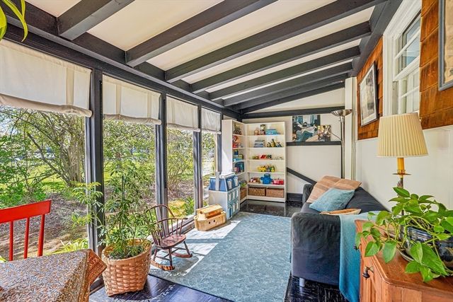 12 Pine St, Franklin, MA 02038