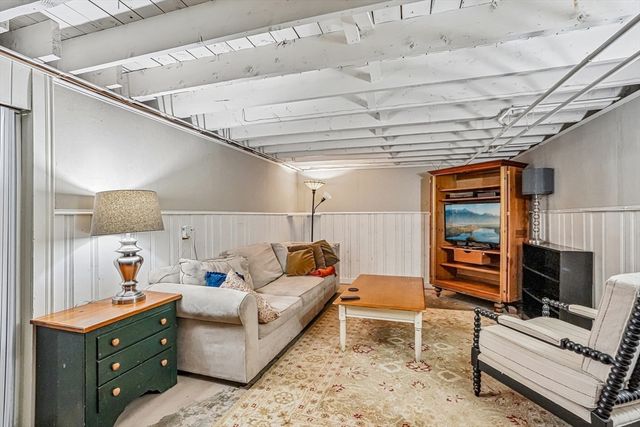 12 Pine St, Franklin, MA 02038
