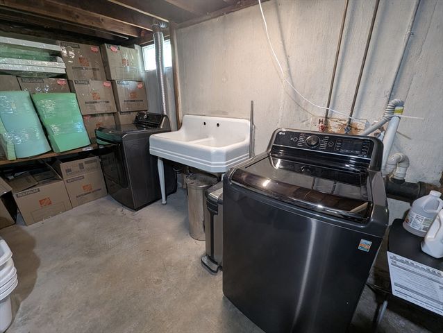 12 Pine St, Franklin, MA 02038