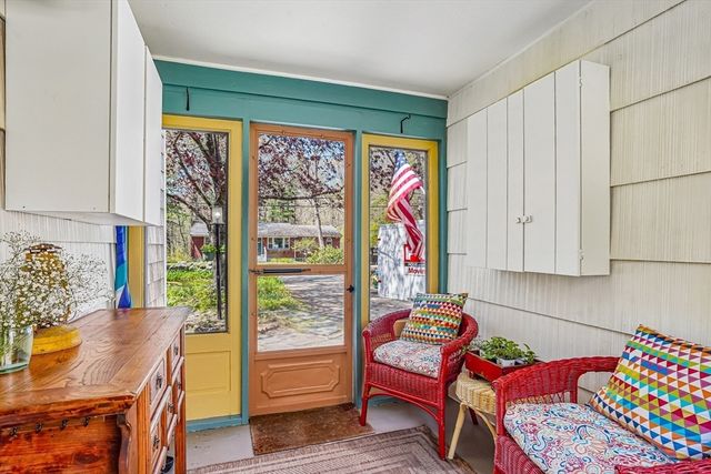 12 Pine St, Franklin, MA 02038