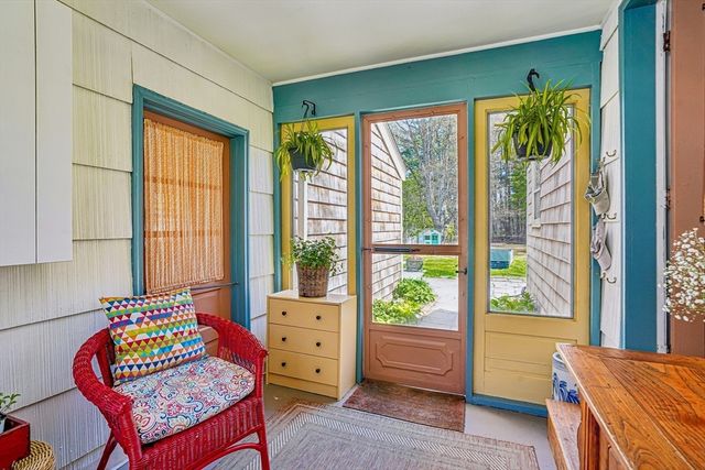 12 Pine St, Franklin, MA 02038