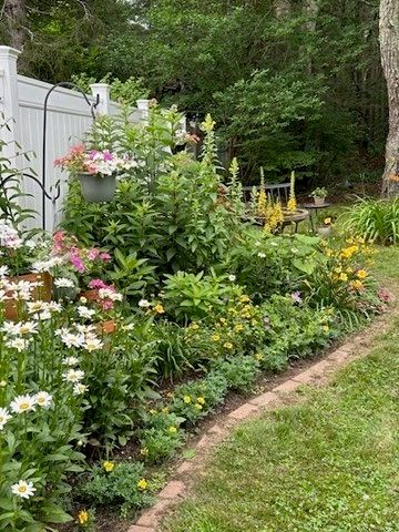 12 Pine St, Franklin, MA 02038