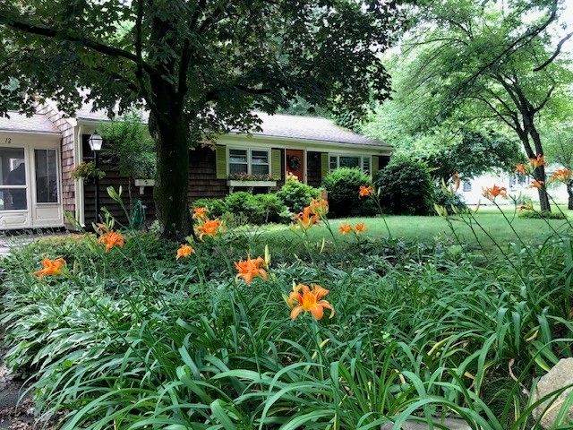 12 Pine St, Franklin, MA 02038