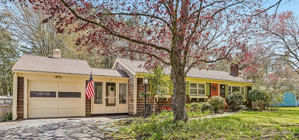12 Pine St, Franklin, MA 02038