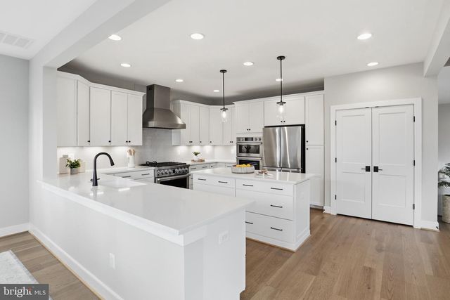 613 UPHAM PL NW, Vienna, VA 22180