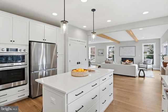 613 UPHAM PL NW, Vienna, VA 22180